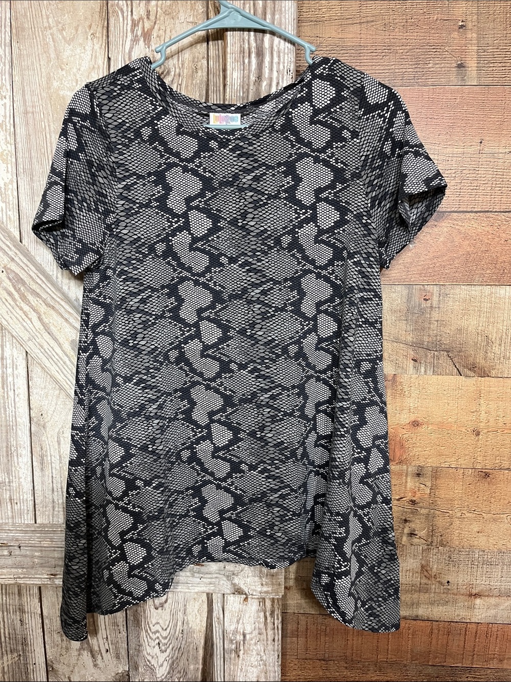 LuLaRoe Short Sleeve Snakeskin Print Top - Black & Gray